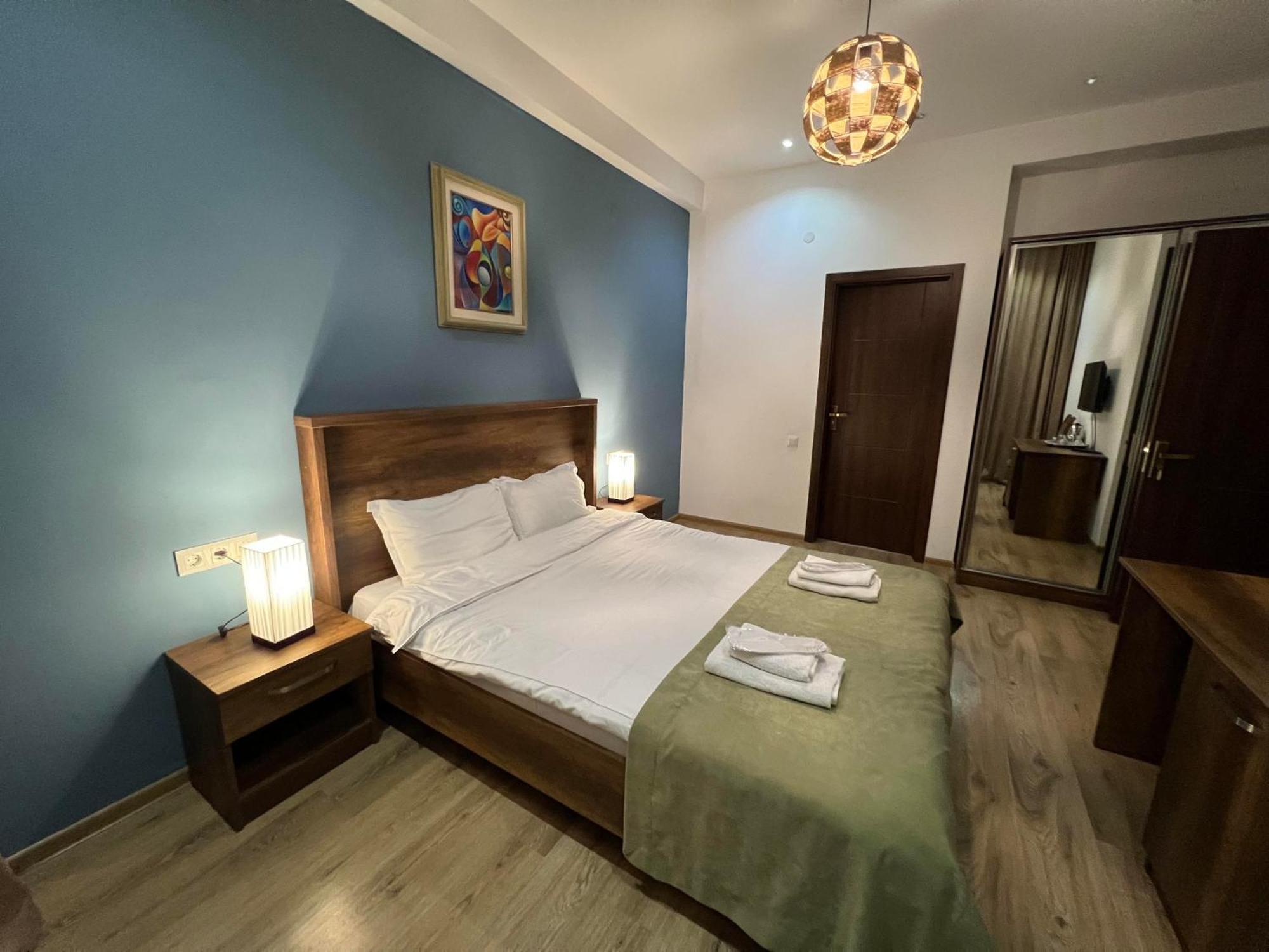 Hotel King Tom Tiflis Dış mekan fotoğraf