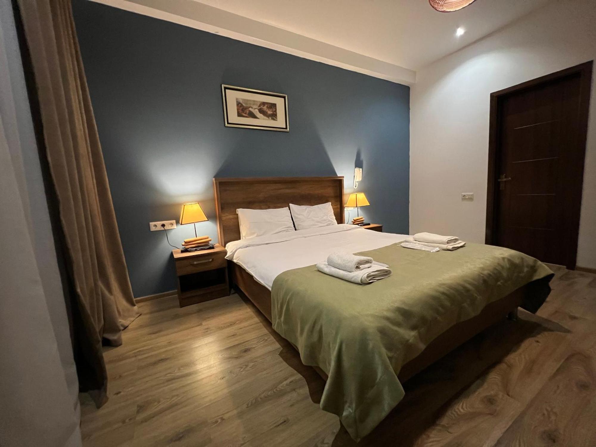Hotel King Tom Tiflis Dış mekan fotoğraf