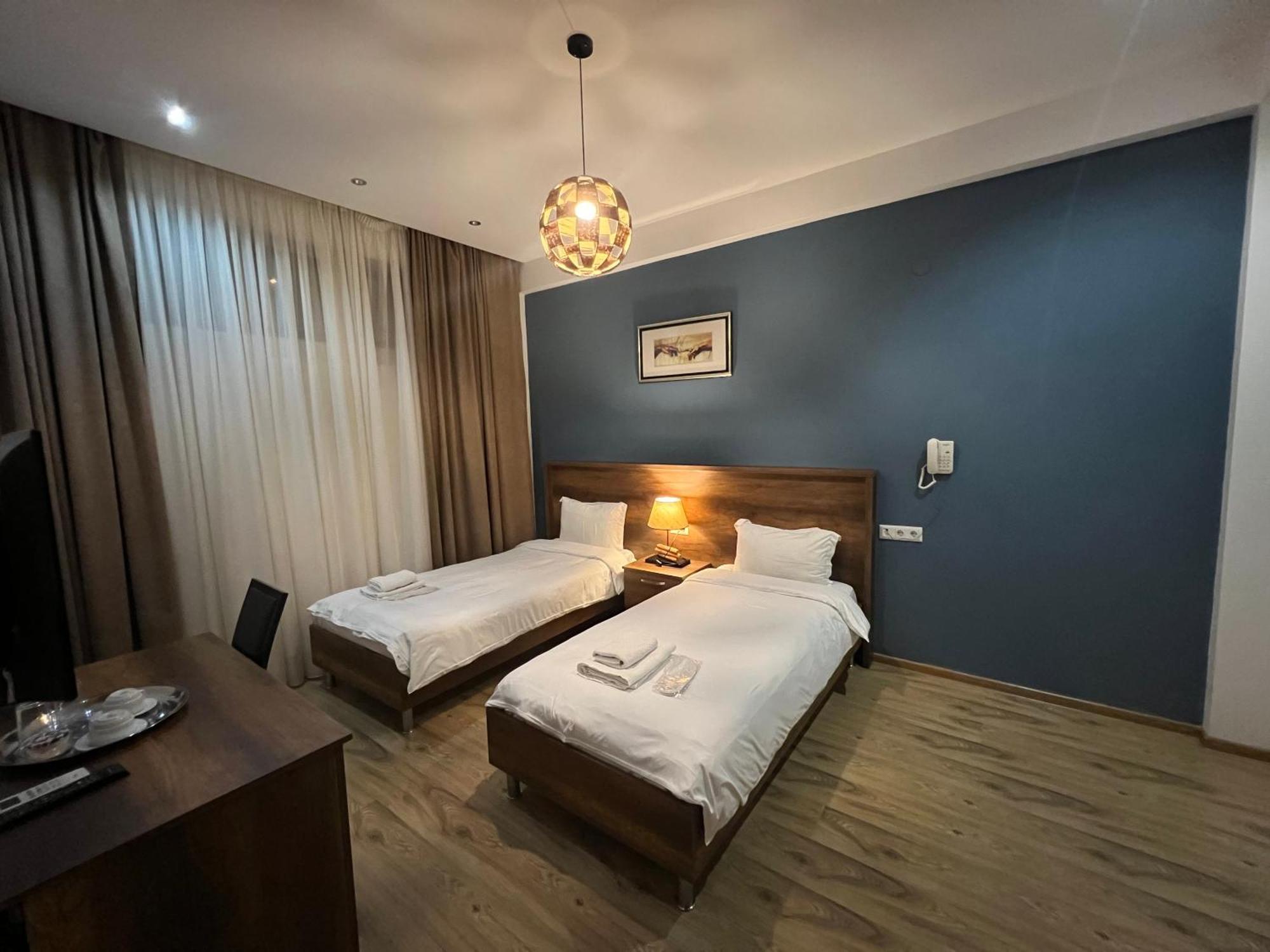 Hotel King Tom Tiflis Dış mekan fotoğraf
