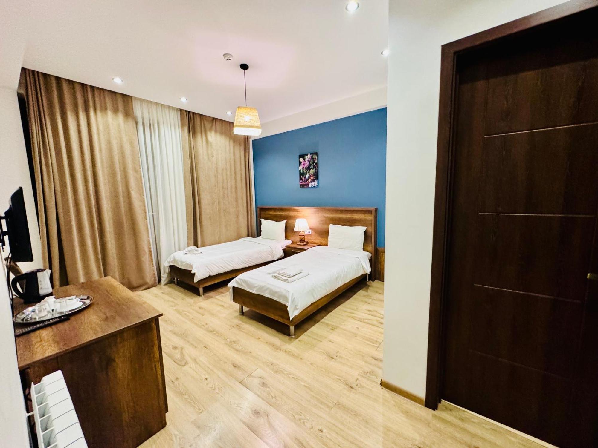 Hotel King Tom Tiflis Dış mekan fotoğraf