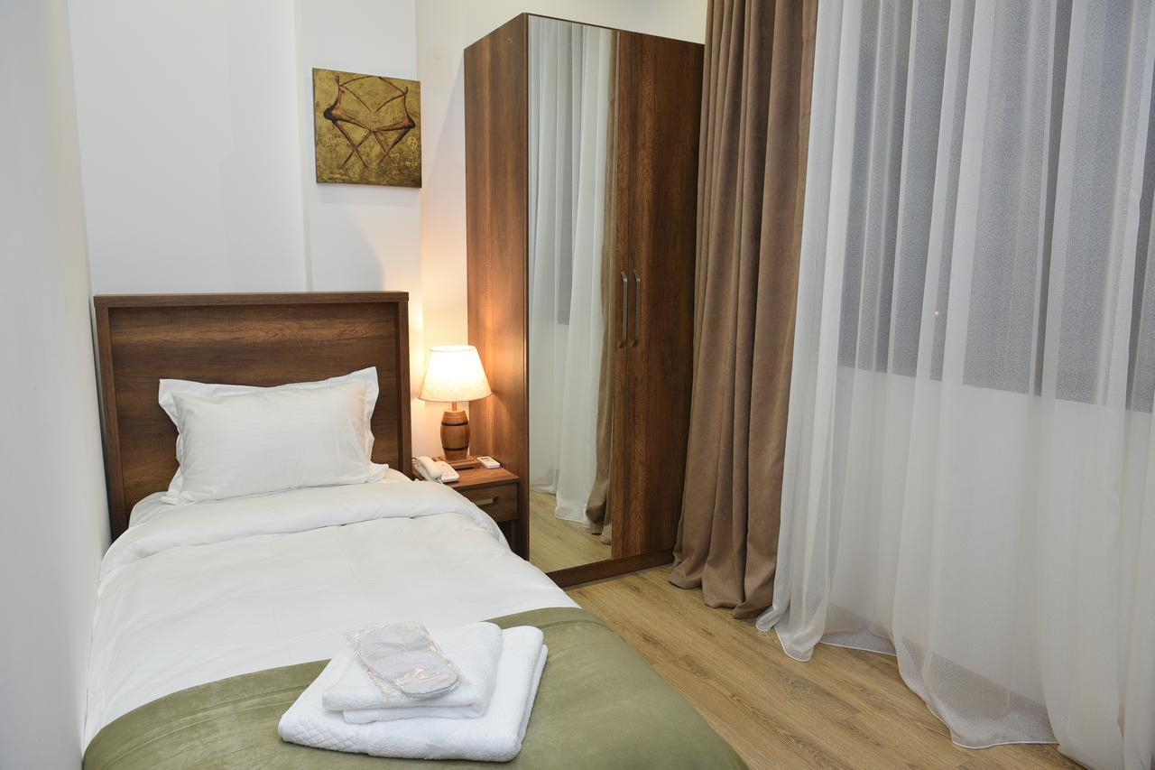 Hotel King Tom Tiflis Dış mekan fotoğraf