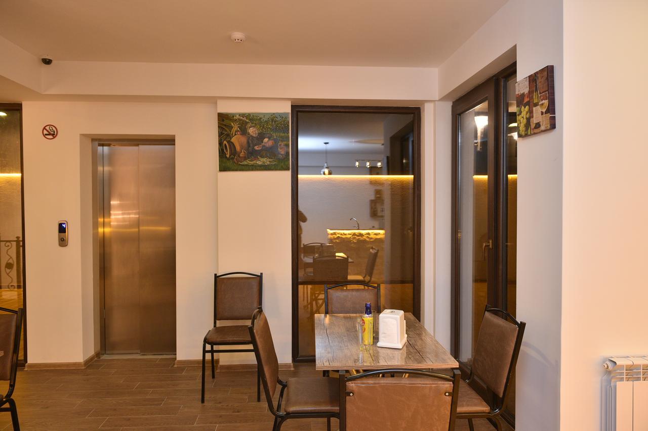 Hotel King Tom Tiflis Dış mekan fotoğraf