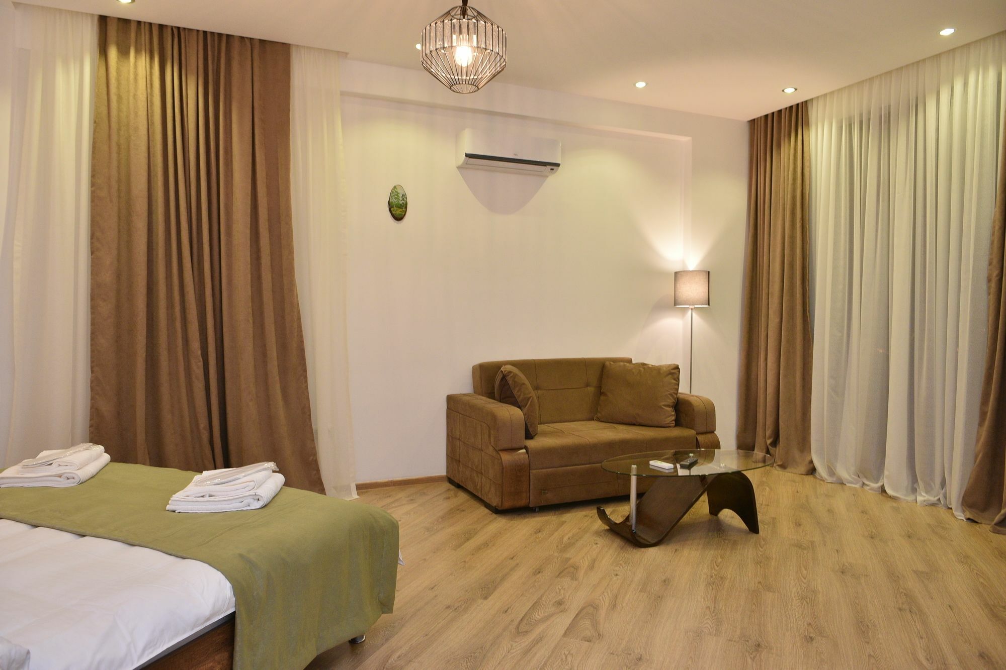 Hotel King Tom Tiflis Dış mekan fotoğraf